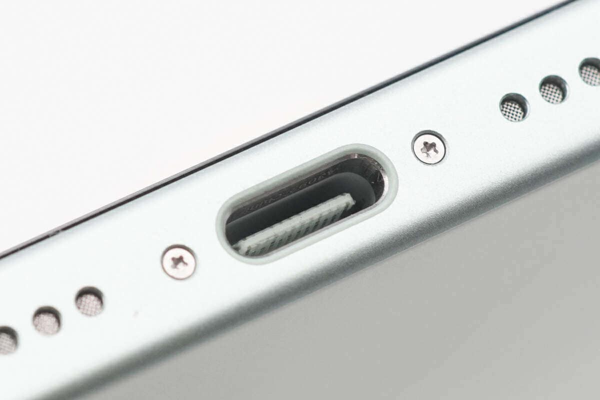 苹果全家桶充电器上阵,iPhone15 手机满电耗时测试-充电头网