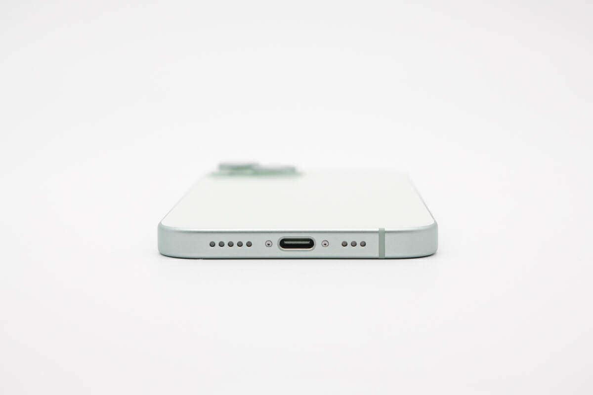 苹果全家桶充电器上阵,iPhone15 手机满电耗时测试-充电头网