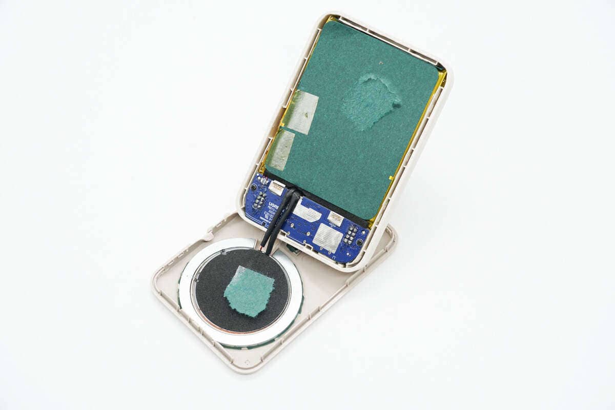 Disassembly Report: UGREEN 10000mAh Magnetic Wireless Charging Power Bank PB561 - Charging Head Network